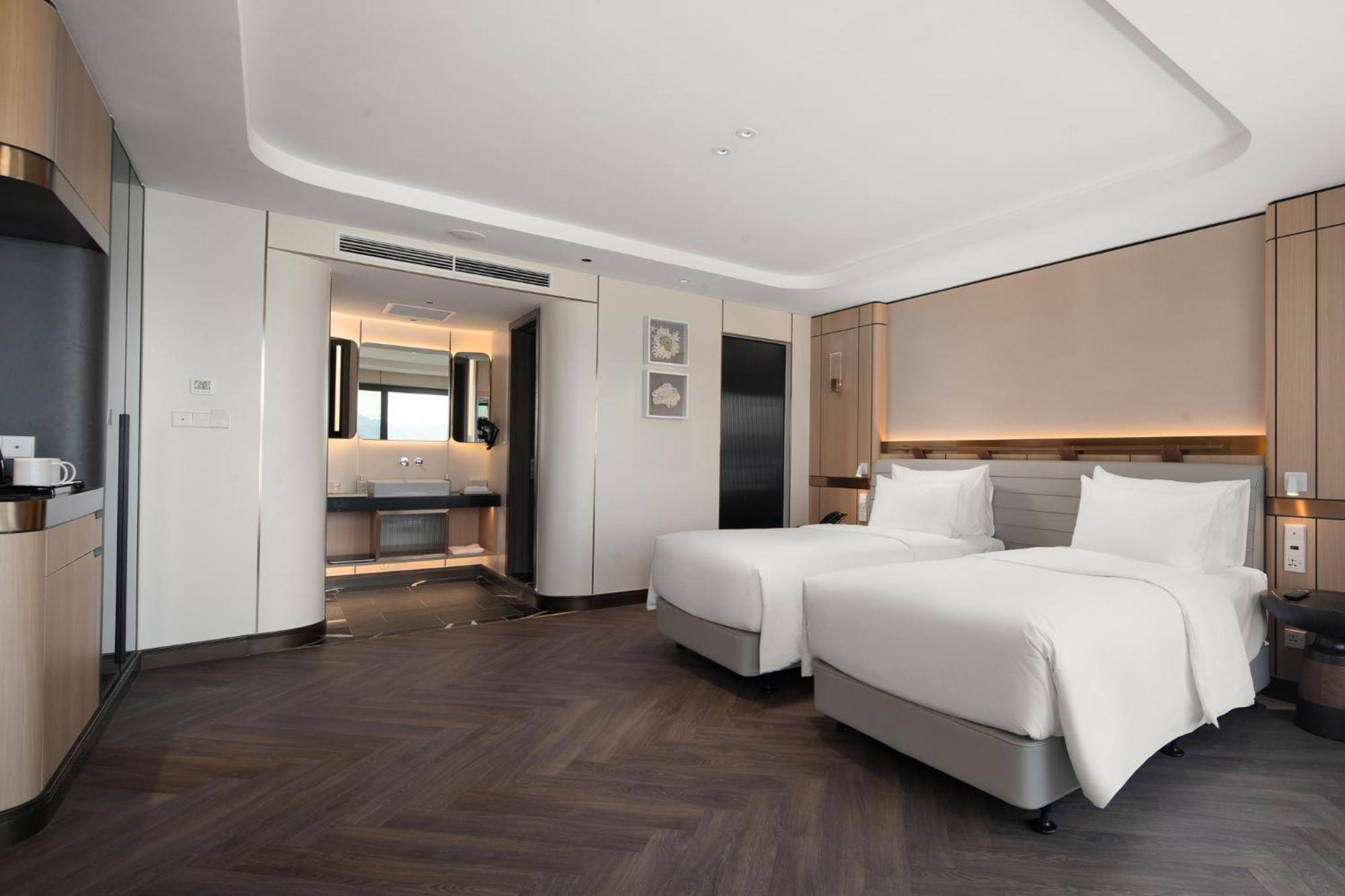 Grand Pioneers Halong Bay Cruise 2 Hotel Ha Long Buitenkant foto