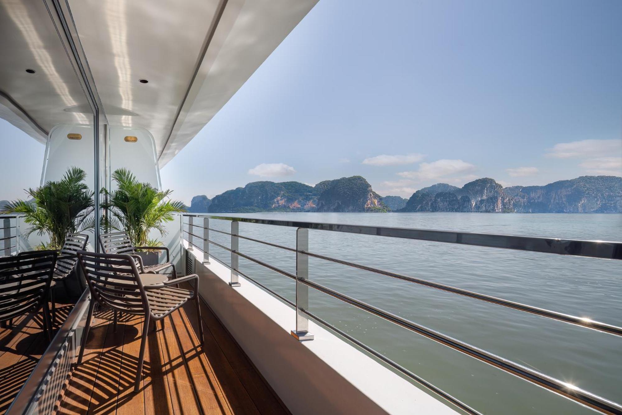 Grand Pioneers Halong Bay Cruise 2 Hotel Ha Long Buitenkant foto